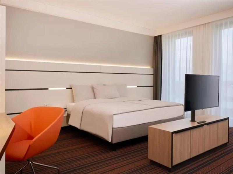 Hyperion Hotel Hamburg Exterior photo A room at the hotel