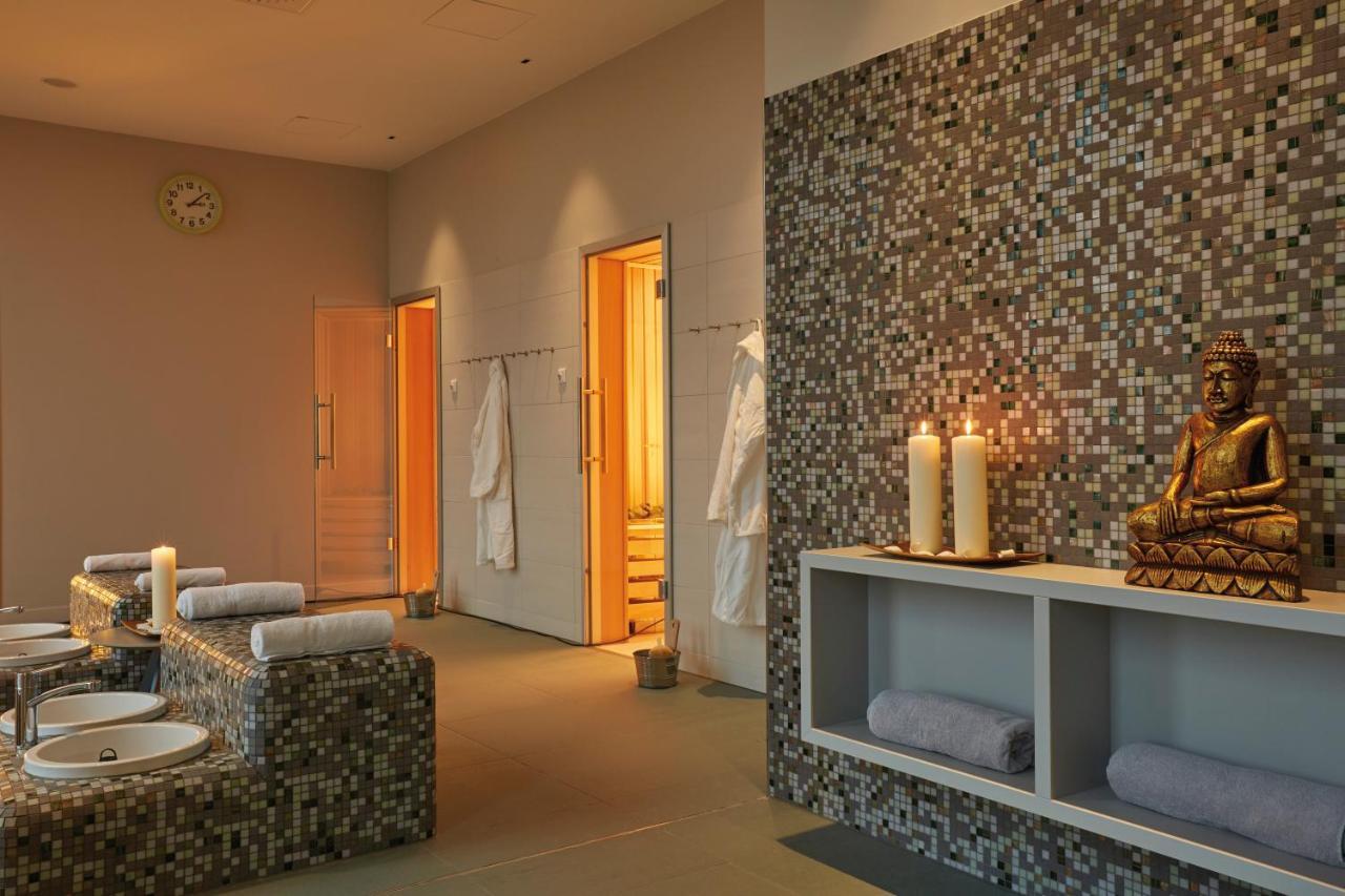 Hyperion Hotel Hamburg Exterior photo A modern spa