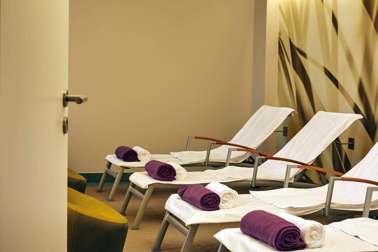 Hyperion Hotel Hamburg Exterior photo A modern spa