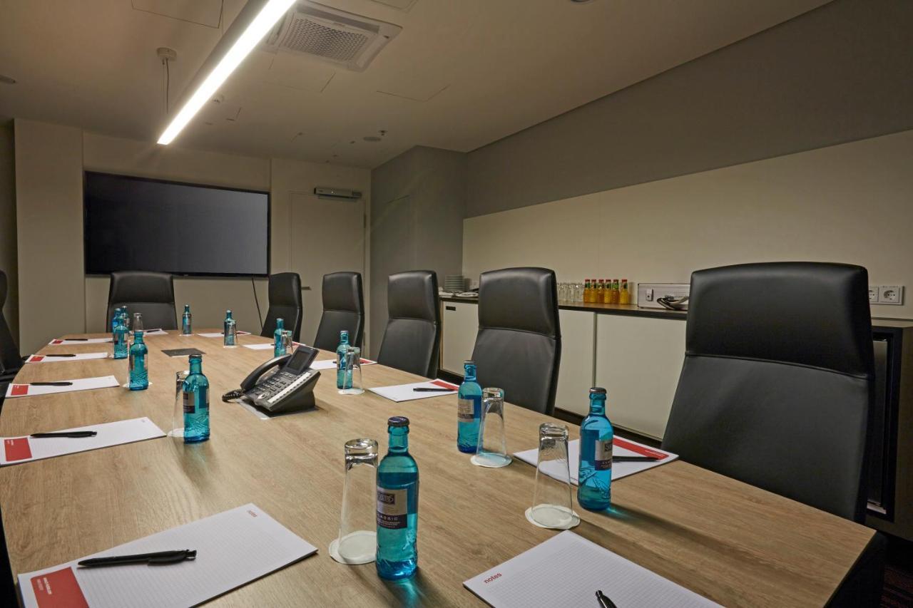 Hyperion Hotel Hamburg Exterior photo The meeting room at the hotel