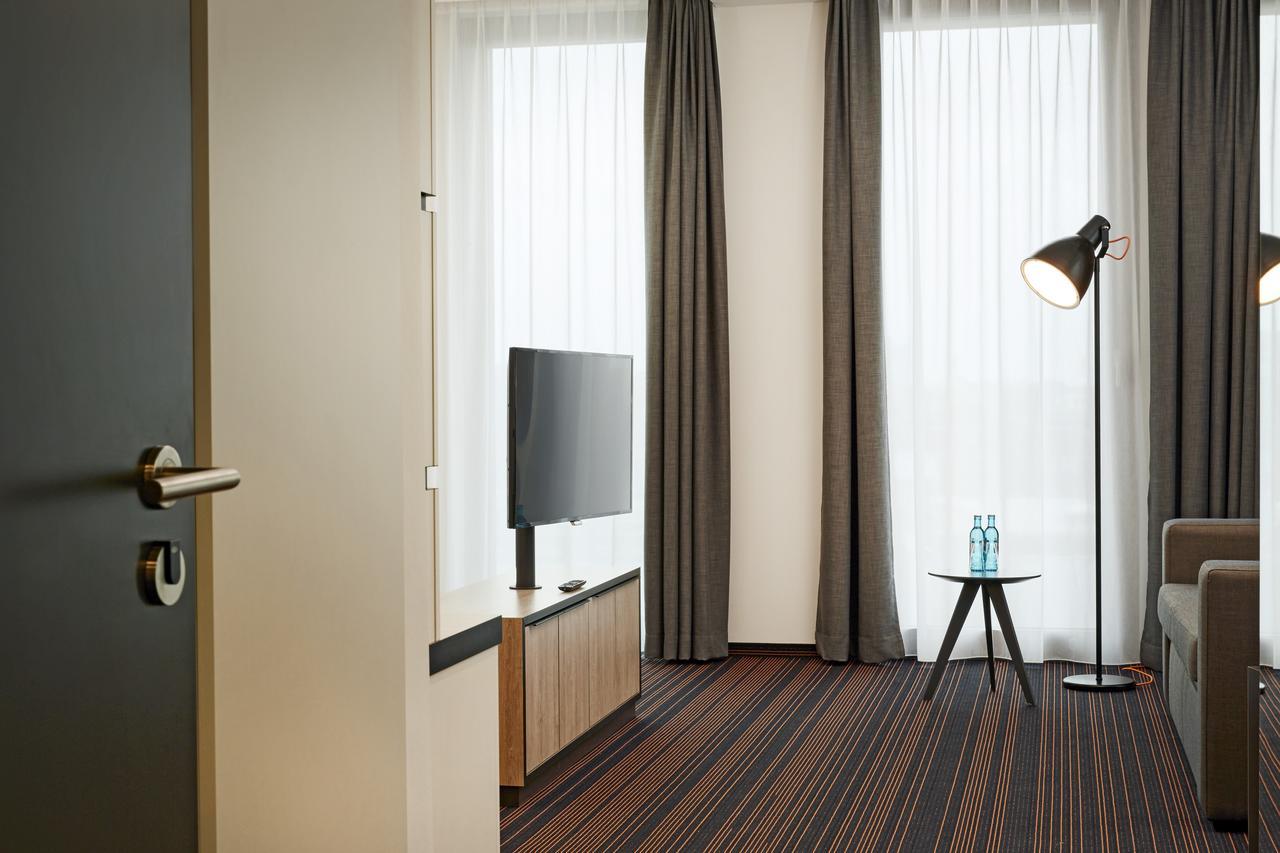 Hyperion Hotel Hamburg Exterior photo A room at the hotel