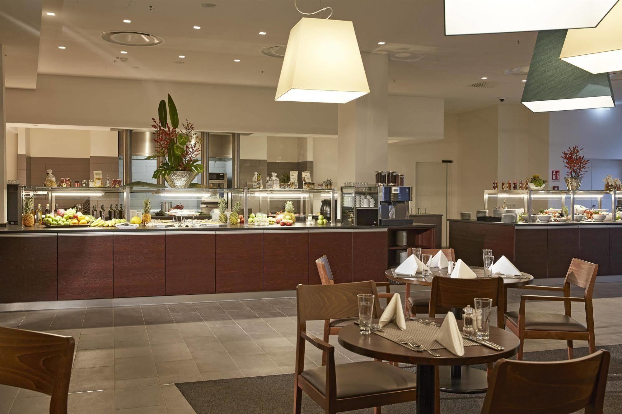 Hyperion Hotel Hamburg Exterior photo The hotel's restaurant